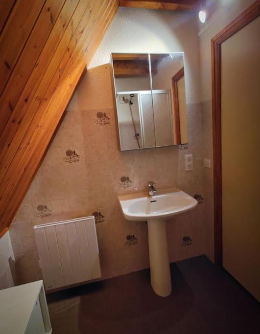 Logement 6 Pers Au Coeur Des Montagnes Pyreneennes Linge De Maison Et Papier Toilette Non Fournis Boutx المظهر الخارجي الصورة